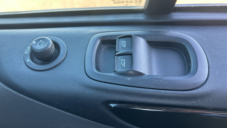 Ford Transit Custom 300 L2 Diesel Fwd 2.0 EcoBlue 130ps Low Roof Limited Van Auto